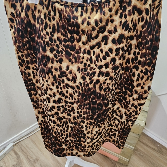 Leopord Skirt - Picture 3 of 3